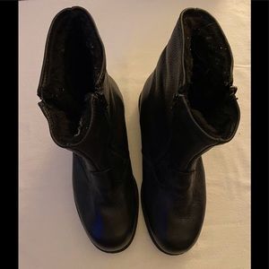 Men’s Leather Waterproof Boot Size 10.5 Wide